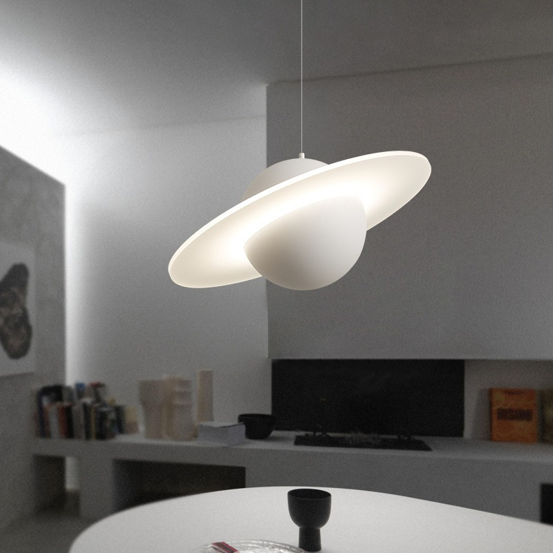 مصباح معلق بتصميم إيطالي بأسلو - مراجعة Interior Design Remote وسعره